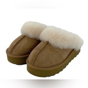 Kirkland Women’s Tan Shearling Platform Slippers Size 8